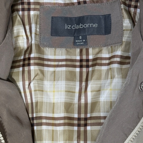 Liz Claiborne Men's Tan Hooded Raincoat - Picture 3 of 10